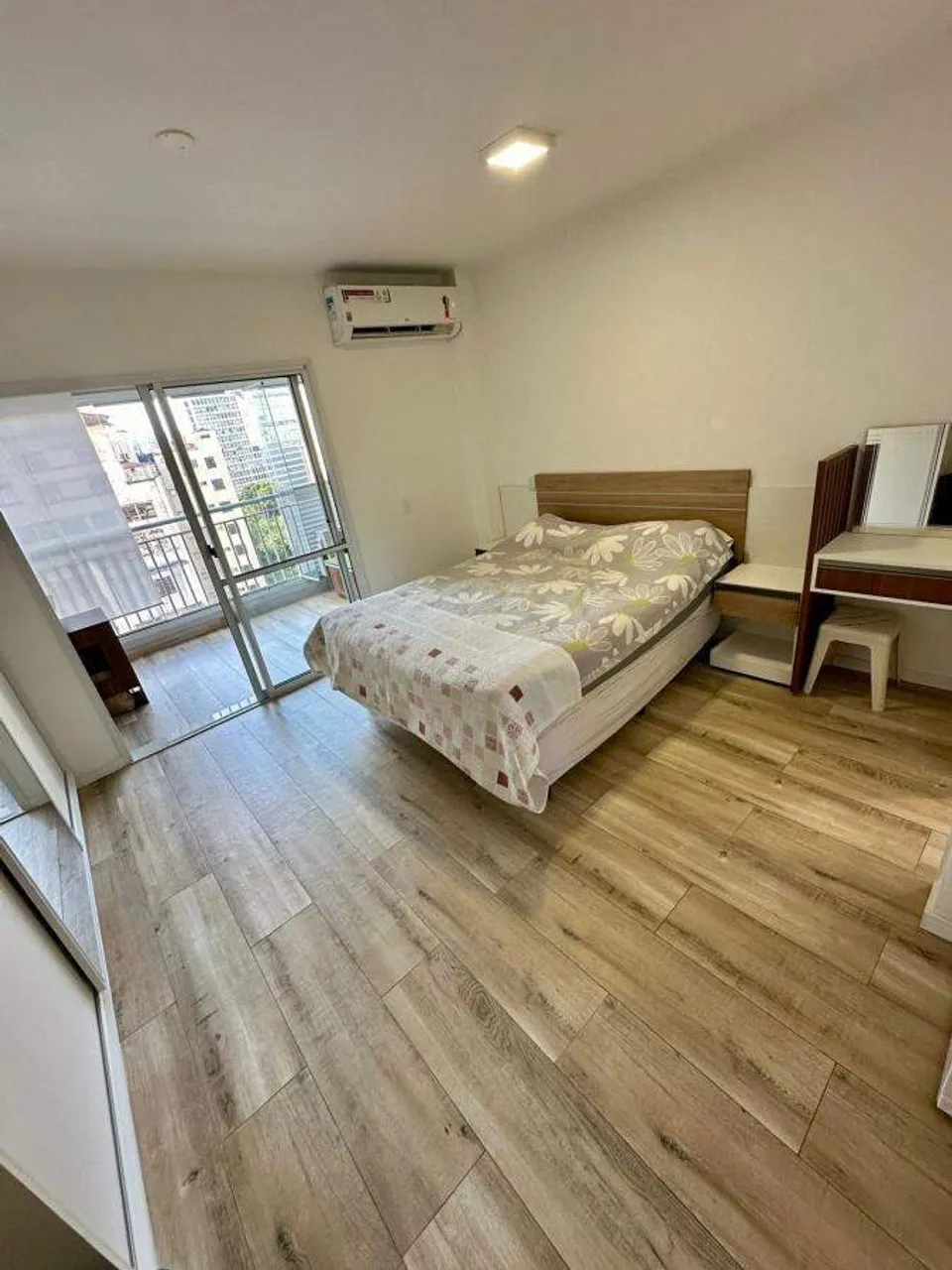 LOCAÇÃO: LINDO APARTAMENTO MOBILIADO DE 1 DORMITÓRIO, PRÓXIMO AO METRÔ ANHANGABAÚ