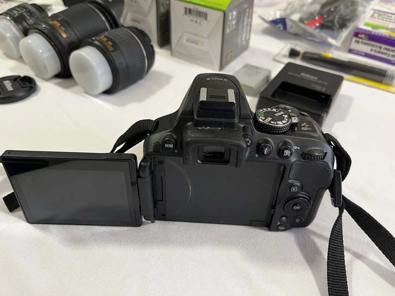 Câmera DSLR Nikon D5300 com lentes 18-55, 55-200 e 50 - Foto 4