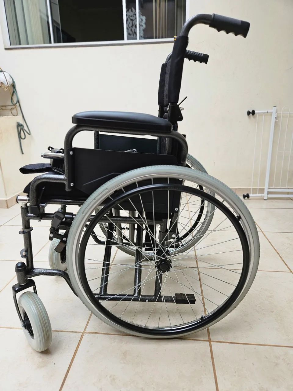 Cadeira de rodas dobrável - Foto 2