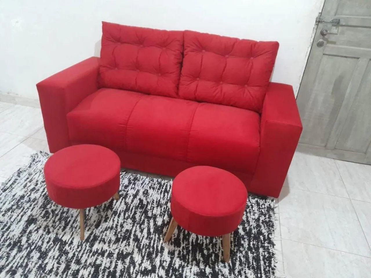 Sofá 3 lugares com almofadas - Foto 2