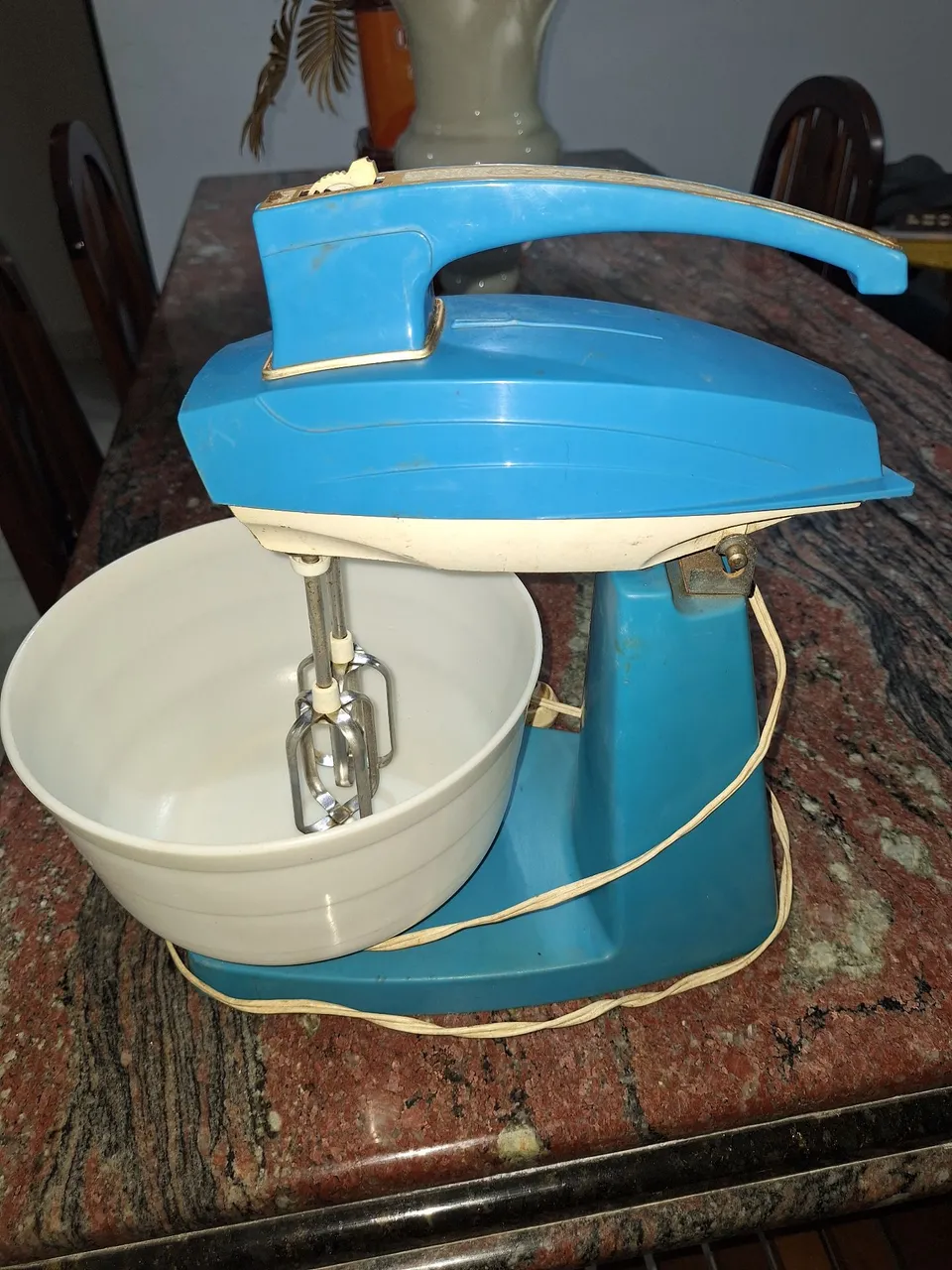 Batedeira antiga azul ARNO