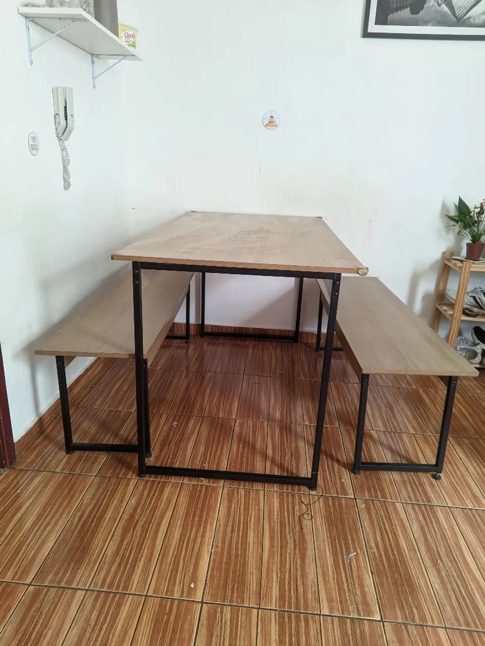 Conjunto Mesa de Jantar com Bancos