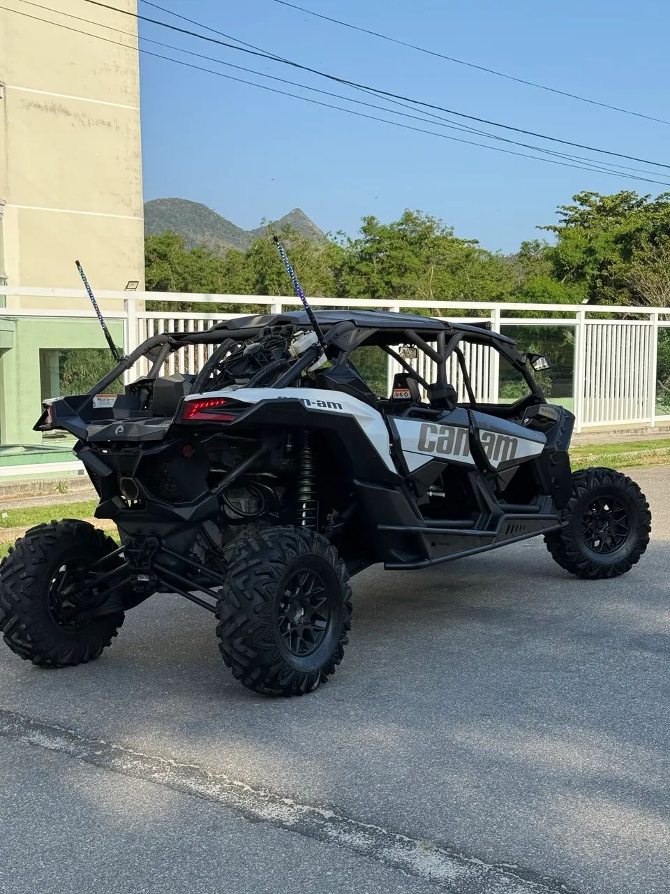UTV Can Am Maverick X3 Max 2023 4 lugares 2mil km apenas  - Foto 7