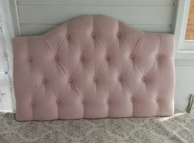 Cabeceira de cama rosa