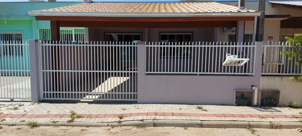 Alugo essa casa em uma ótima localização