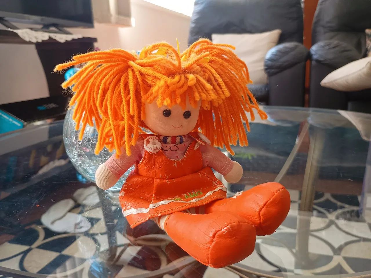 Boneca de Pelúcia com Cabelo Laranja