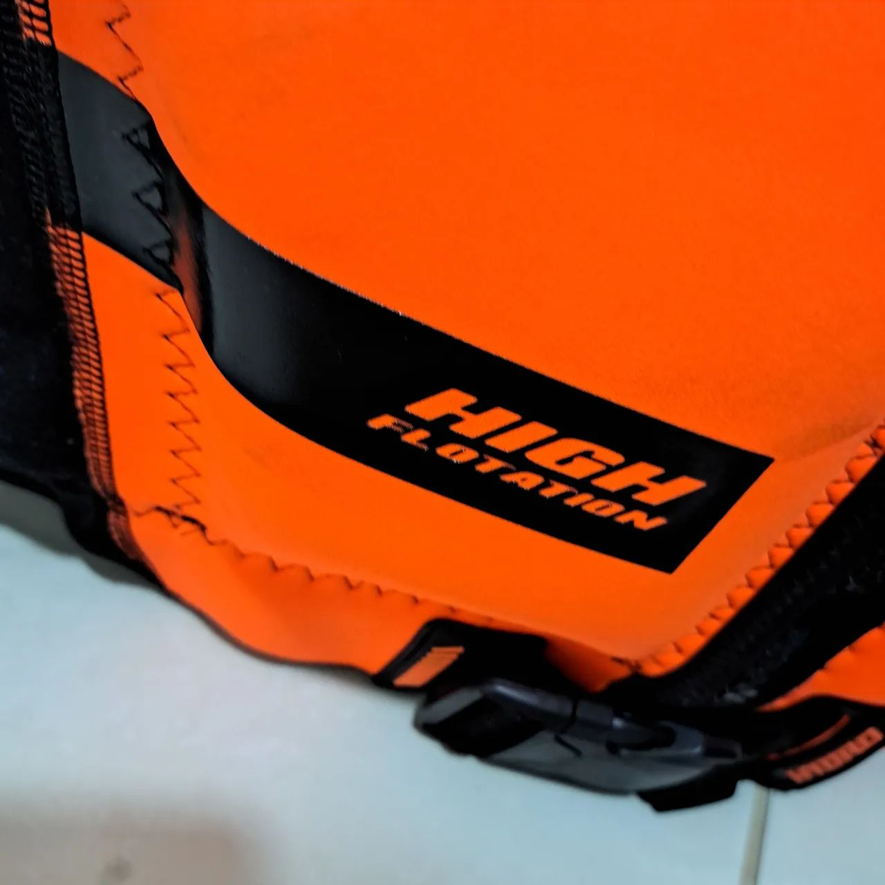 Três coletes salva-vidas para esportes aquáticos - Da Pro Life, quase sem uso! - Foto 5