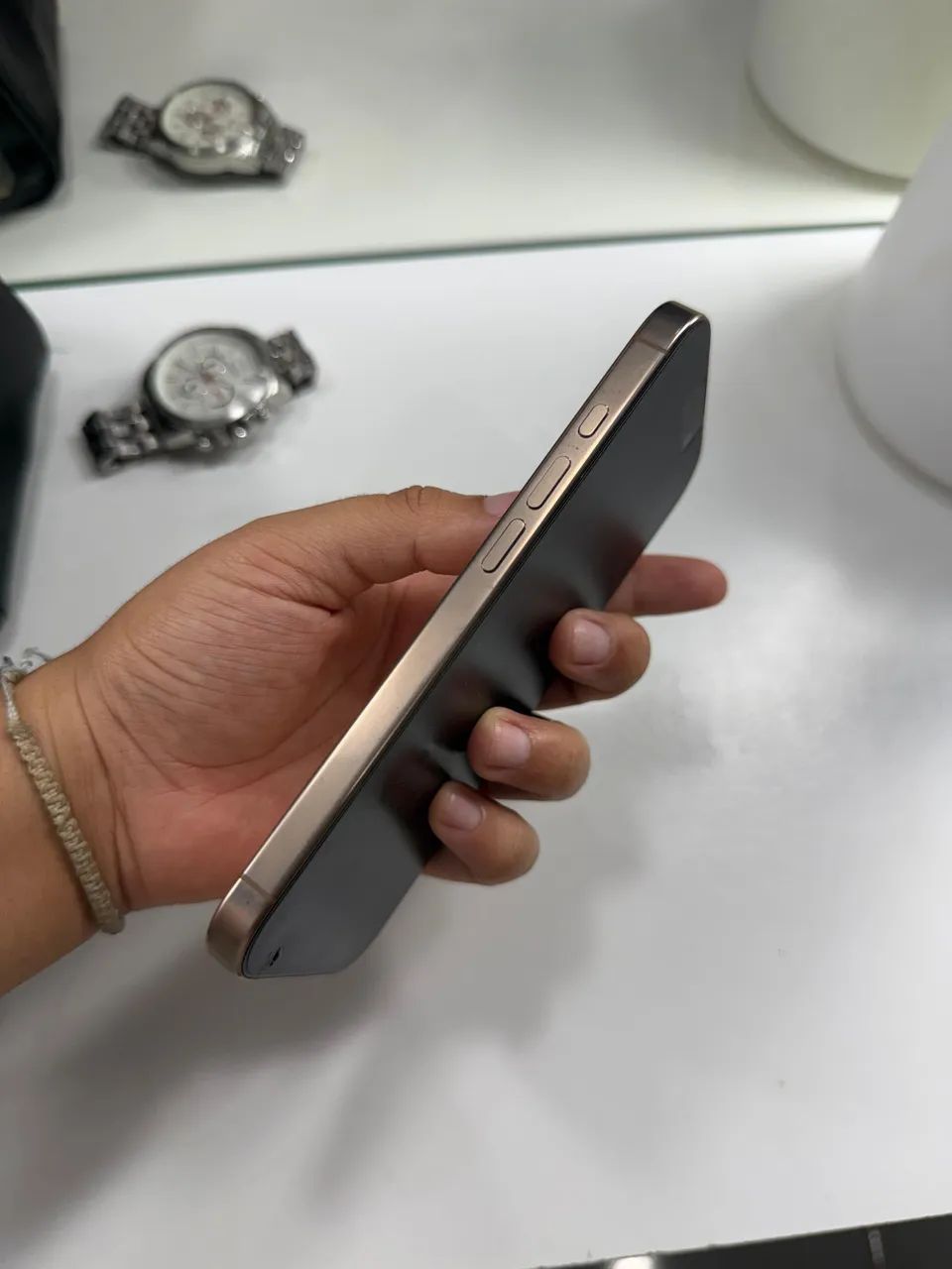 Iphone 16 Pro - Foto 4