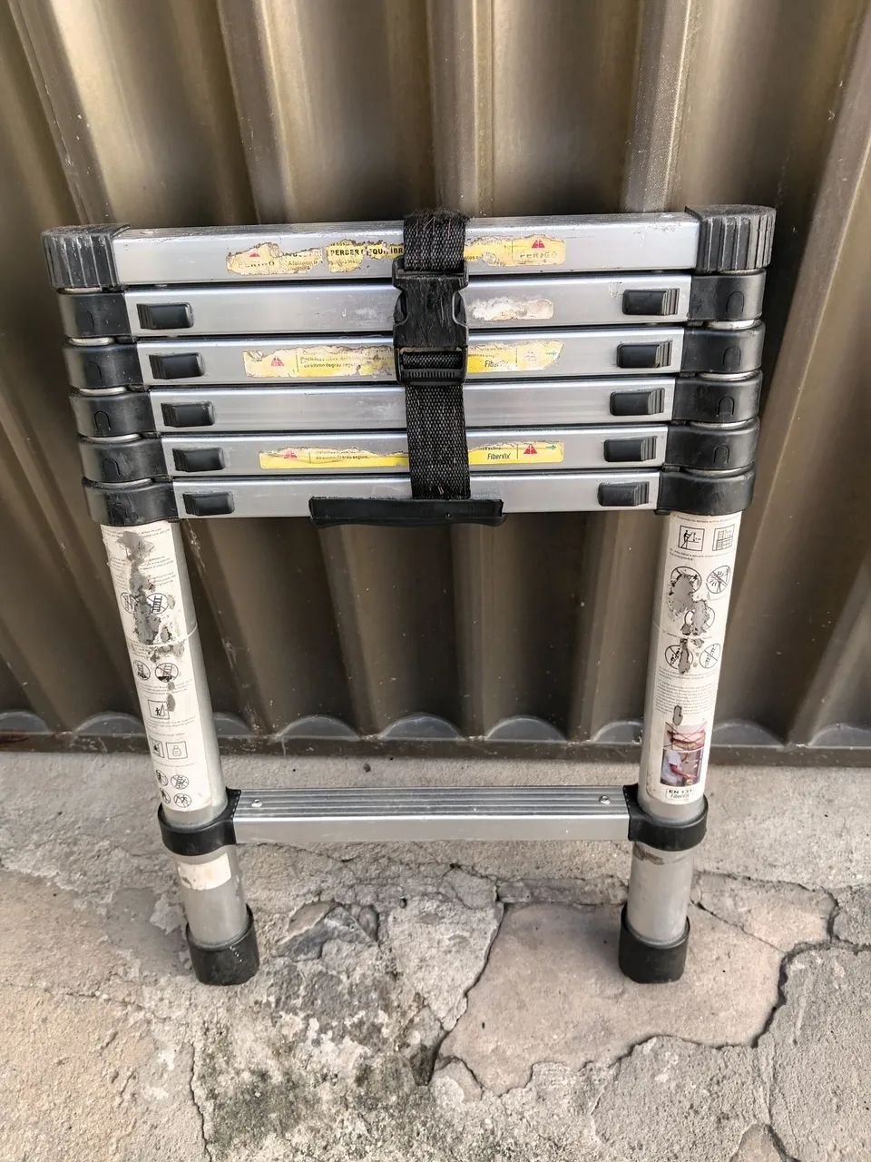 Escada telescópica 