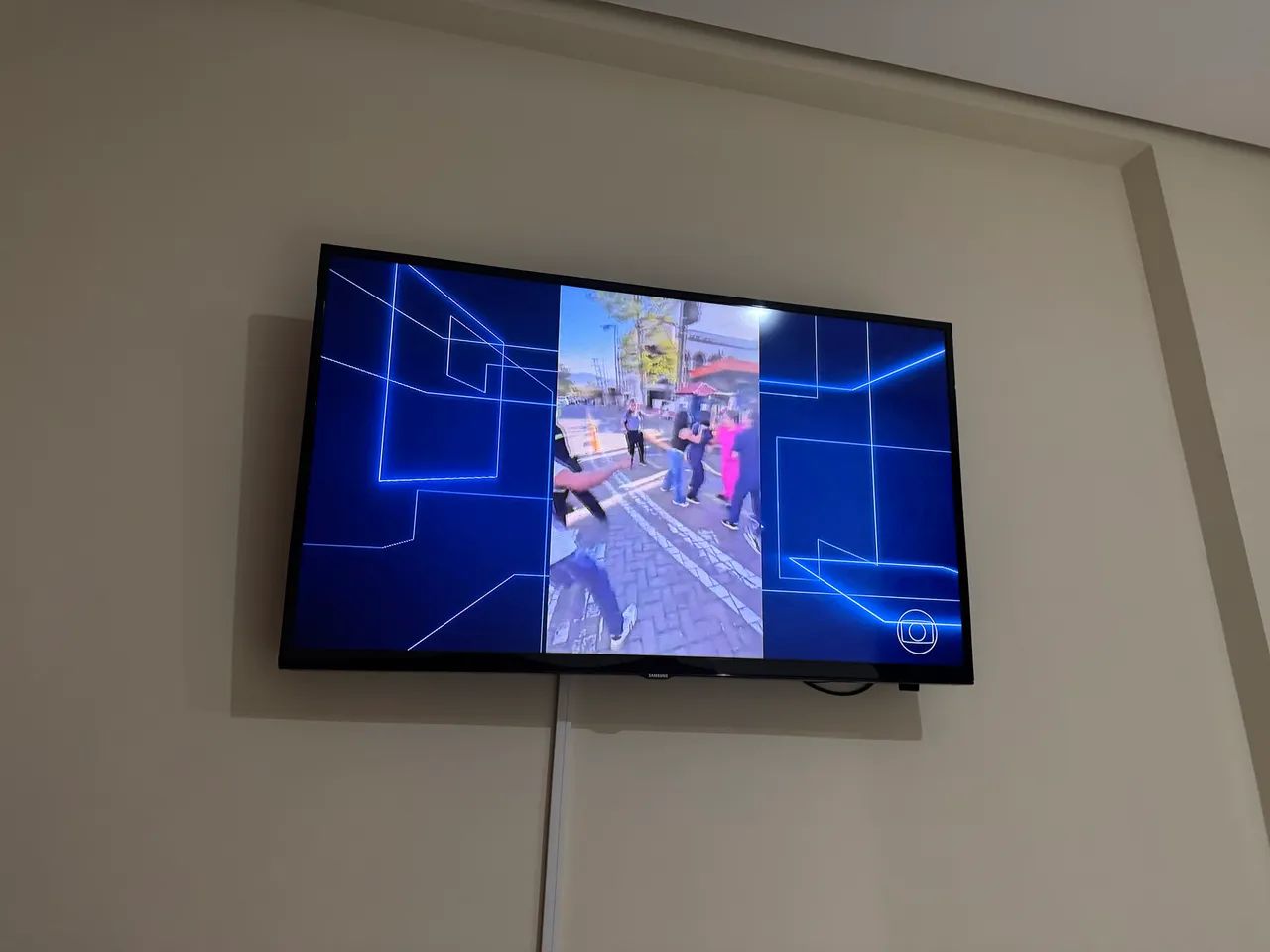 Televisão Samsung 43 ?perfeita - Foto 2