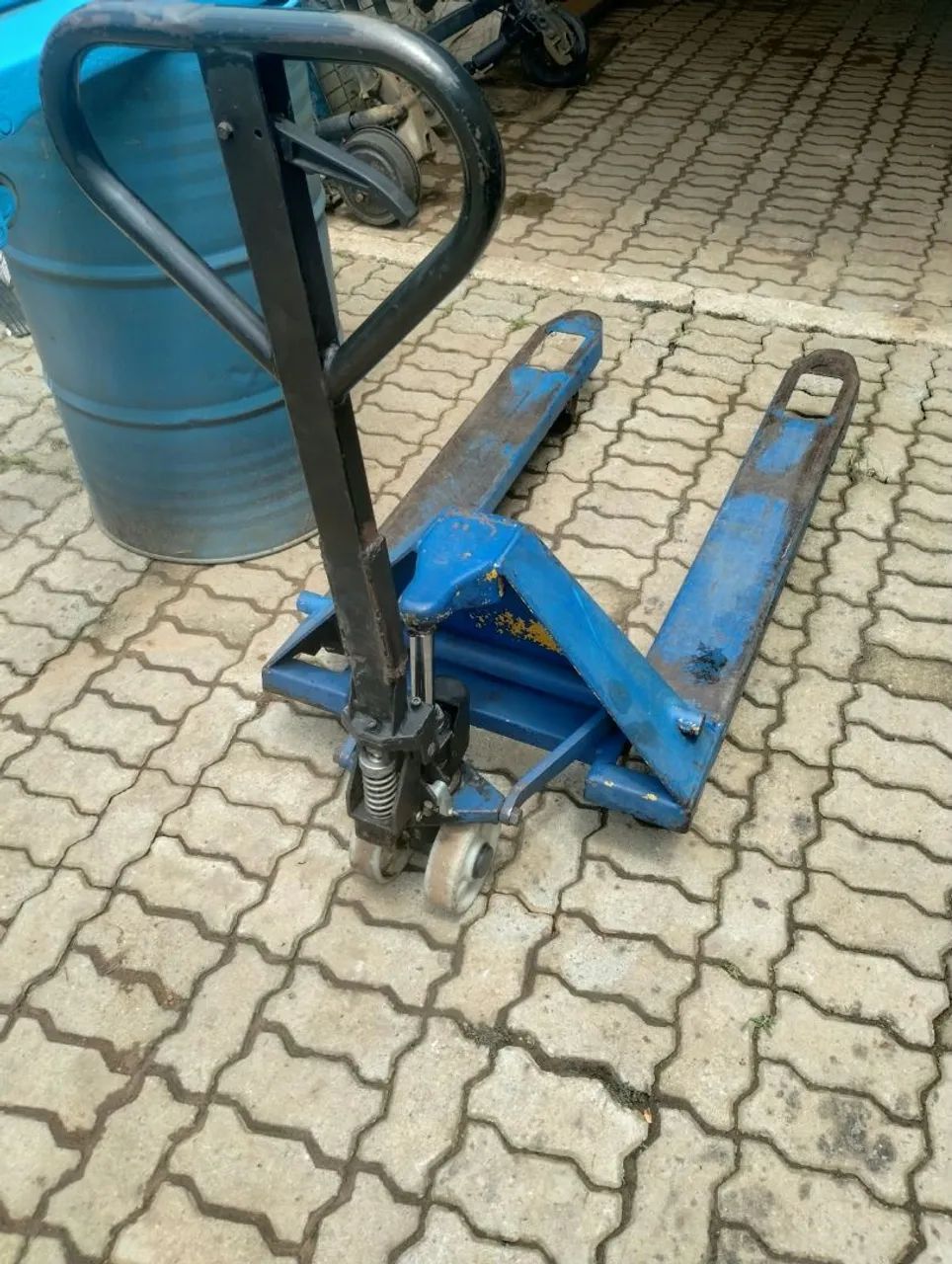 Paleteira paletrans 2 ton