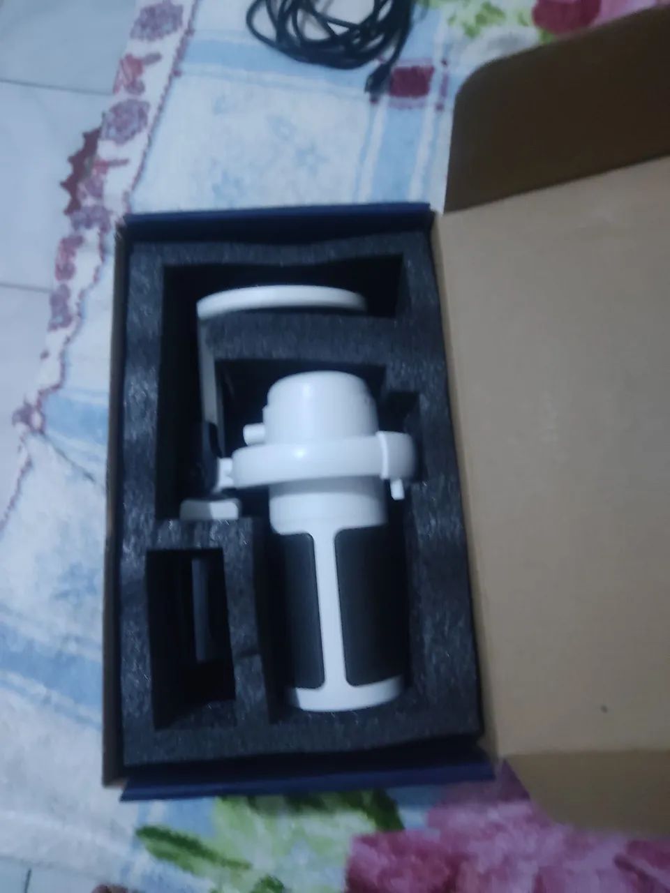 Vendo microfone gamer novo na caixa  - Foto 3