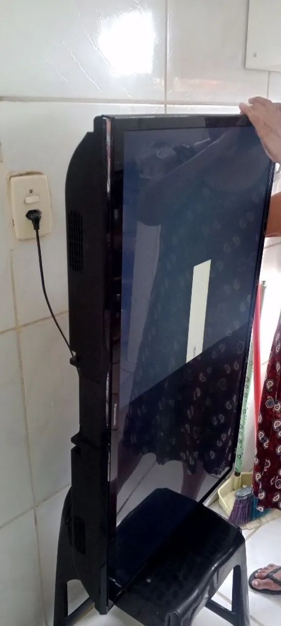 Tv 39 polegadas um lado da tela queimada  - Foto 2