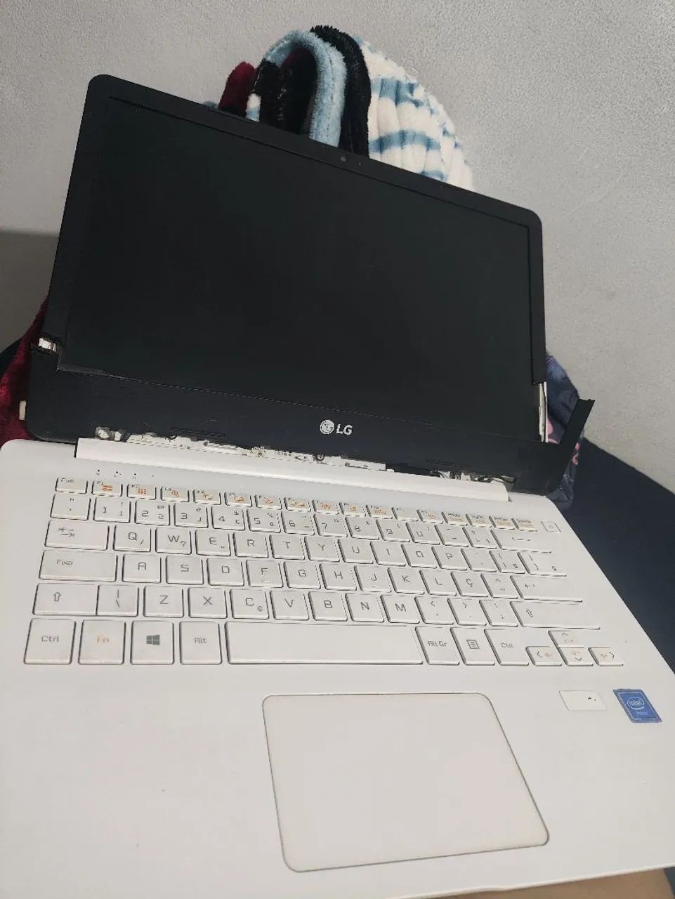 Notebook LG Ultra Slim Branco usado para retirada de peças - Foto 4