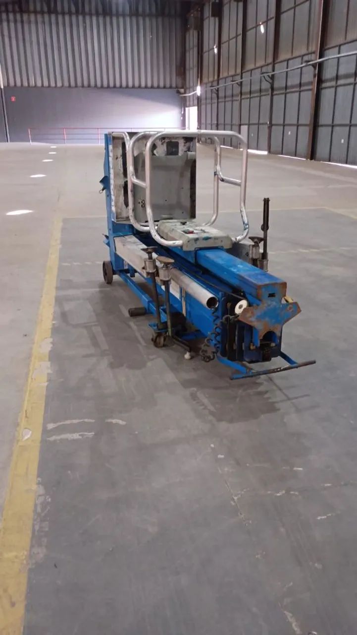 Plataforma vertical UpRight