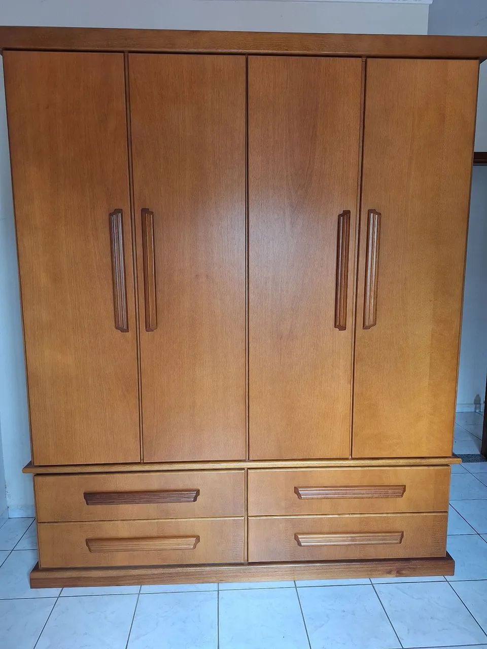 Guarda roupa madeira maciça 
