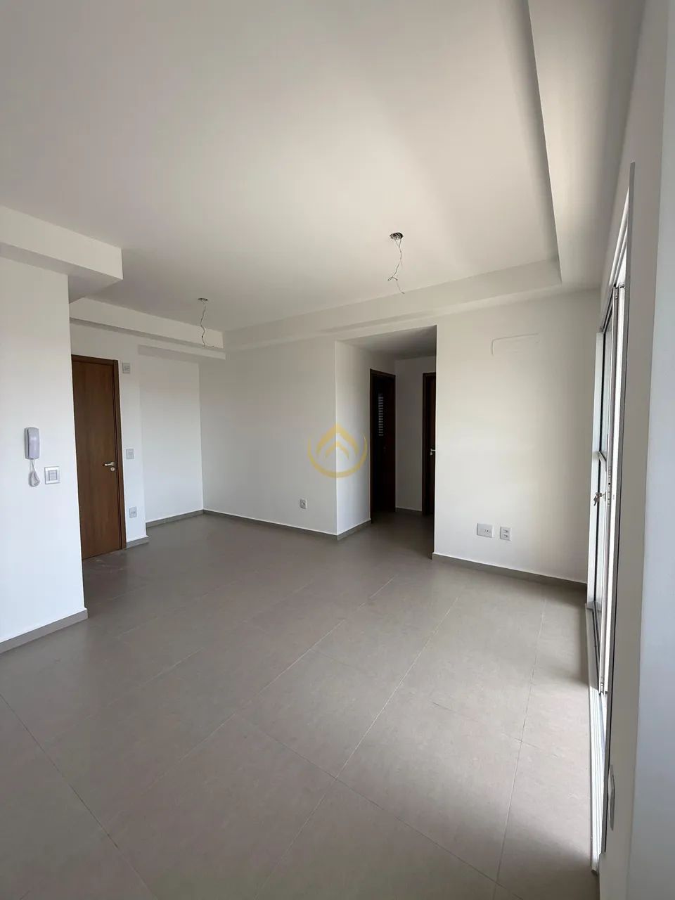 APARTAMENTO À VENDA NO EDIFÍCIO ARBORE
