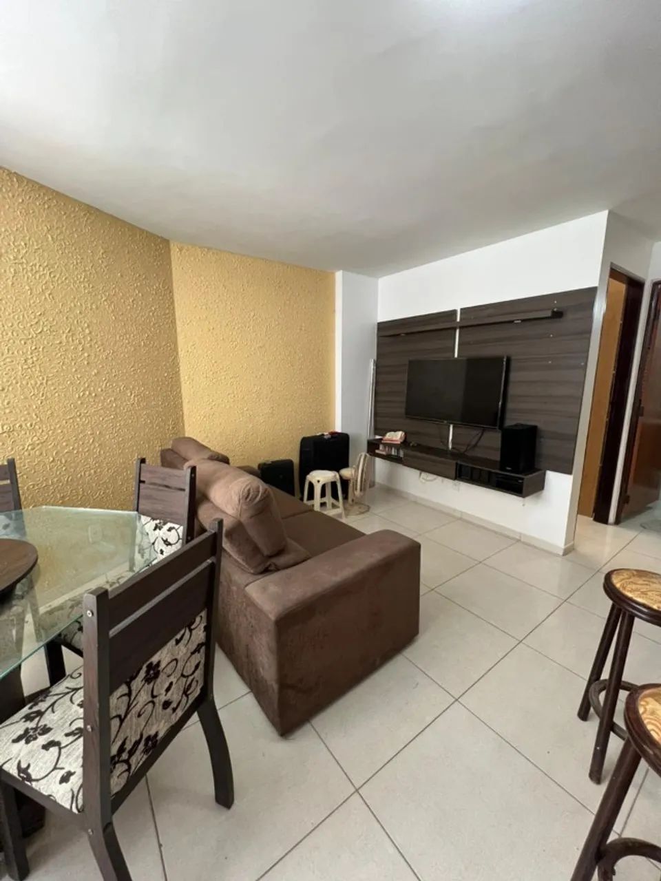 Aluga-se quarto e sala mobiliado na Jatiuca