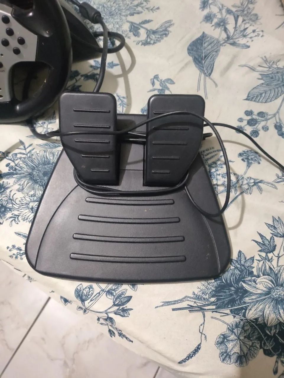 Volante Thrustmaster Ferrari Universal 5 in 1 - Foto 3