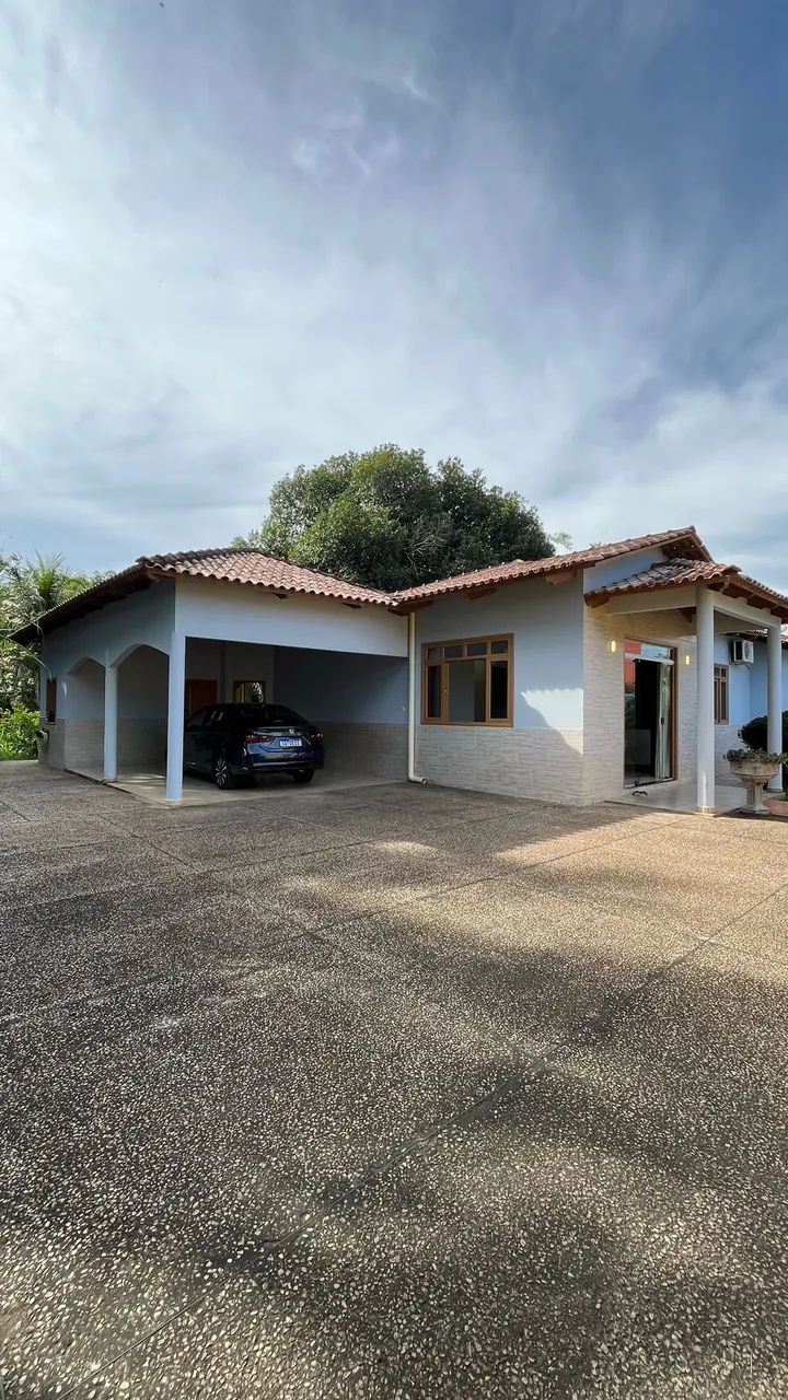 Casa com terreno de 1.560m² e 3 quartos, sendo 2 suítes no Loteamento dos Engenheiros em R