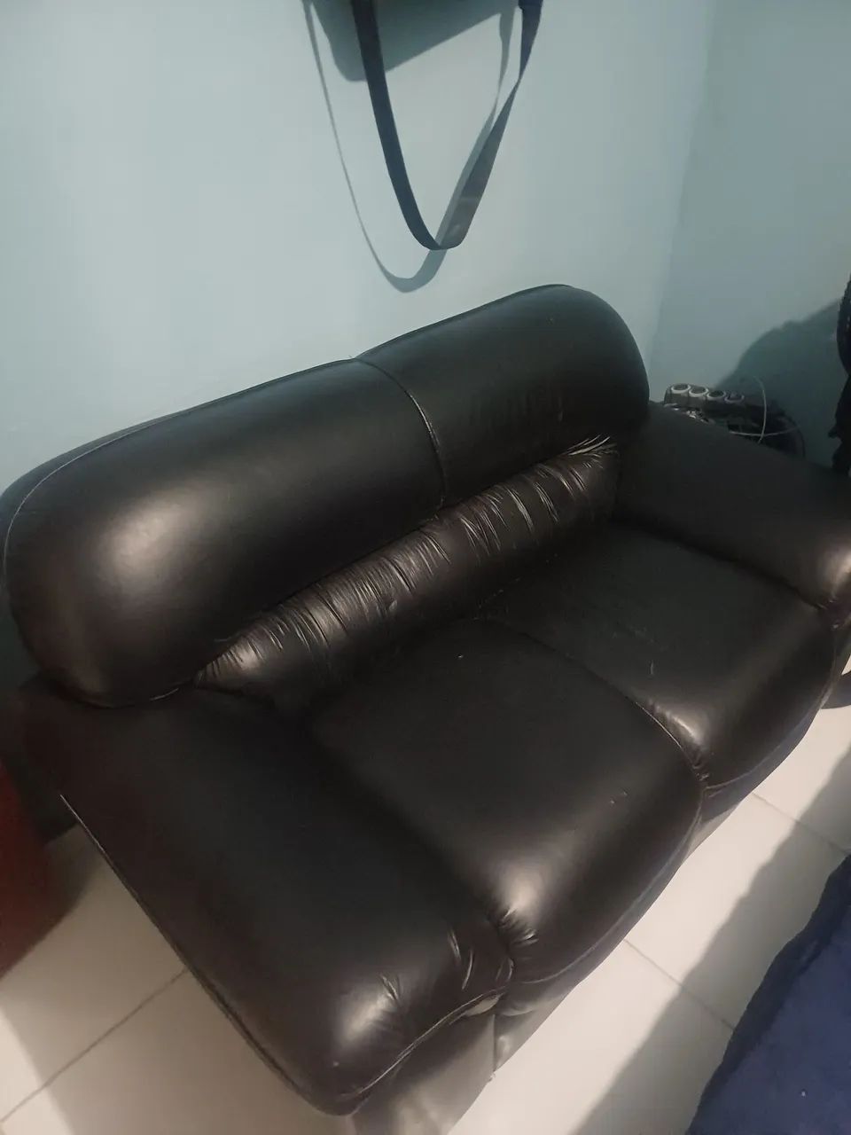 VENDO SOFA DE COURO 2 LUGARES
