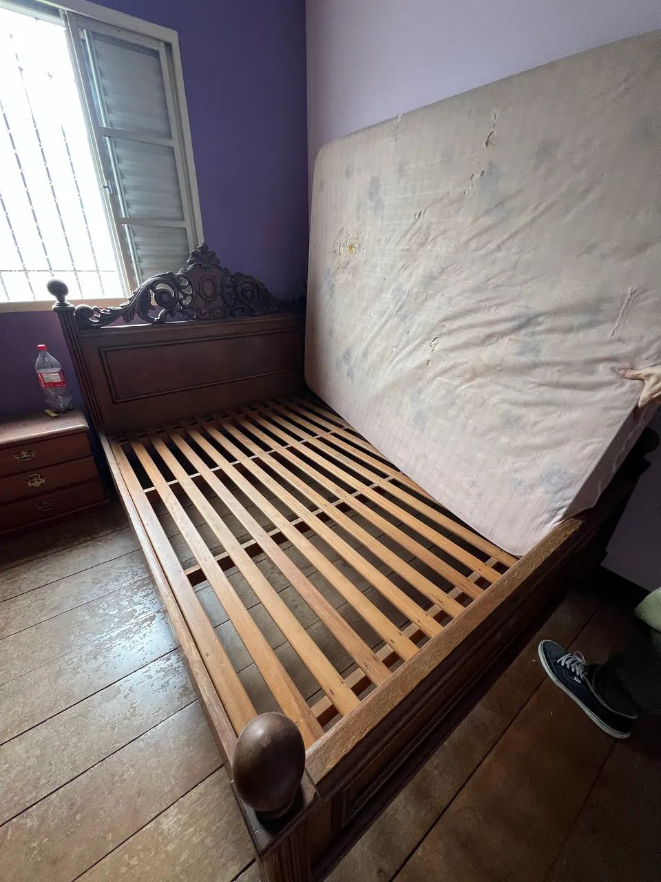 Cama de Casal de Madeira com Cabeceira Entalhada - Foto 4