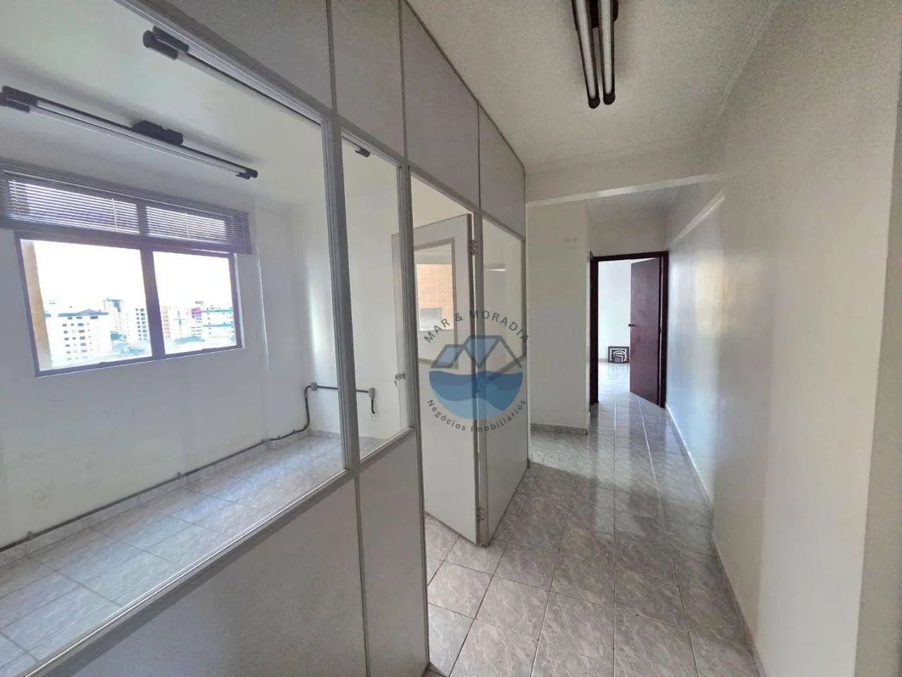 Sala Comercial com divisórias com 2 banheiros e Copa em edifício com elevador no Bairro da - Foto 4