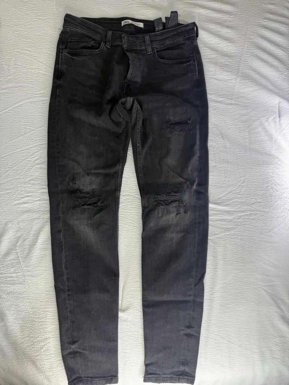 Calça Zara preta skinny Fit. 