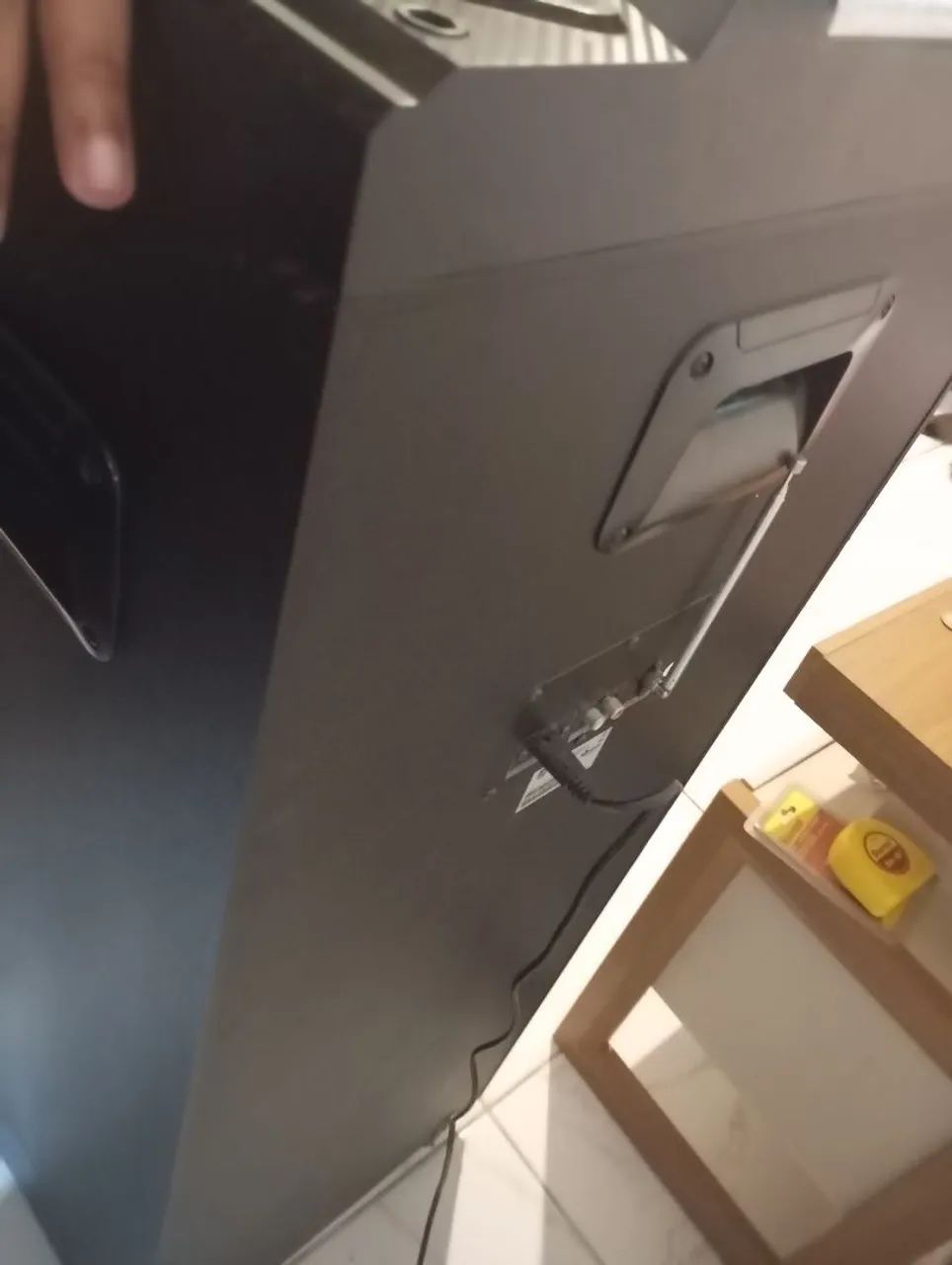 Vendo caixa de som torre philips 2000 e e uma escada de 8 degraus - Foto 3