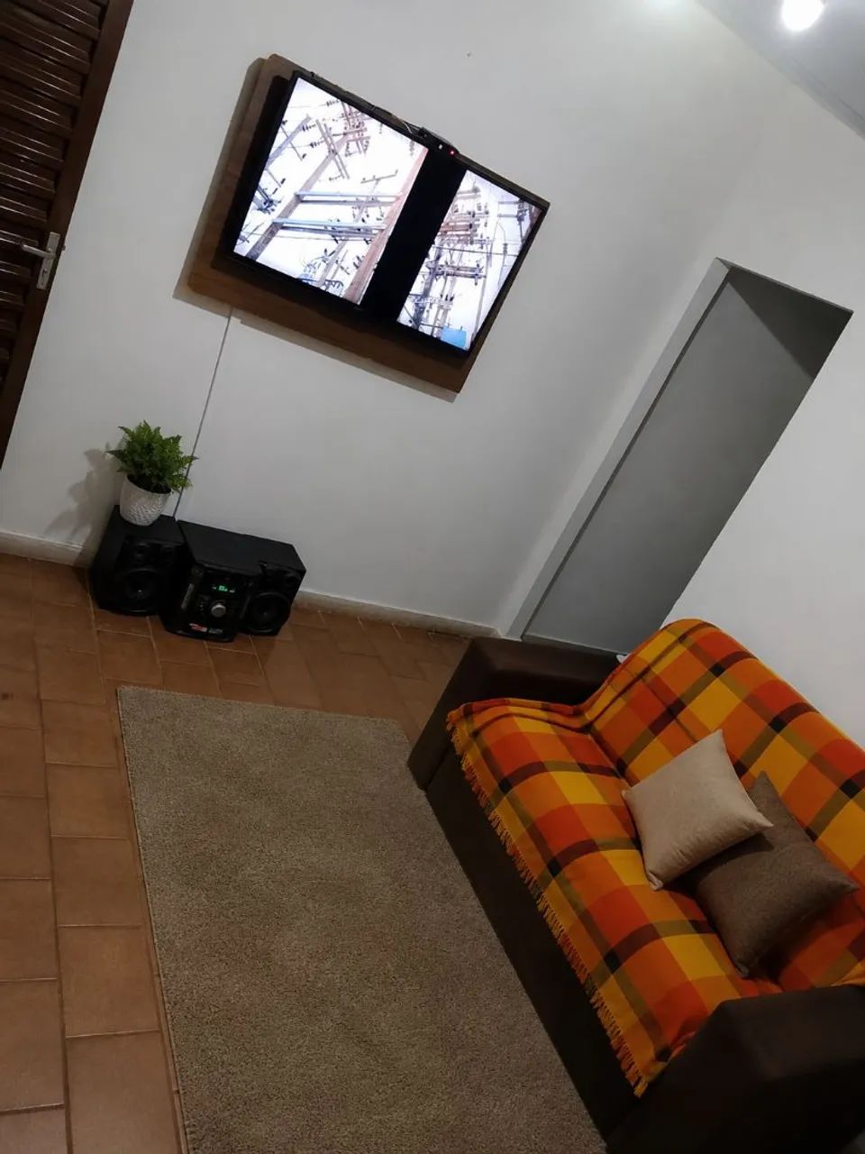 ALUGA QUARTO 