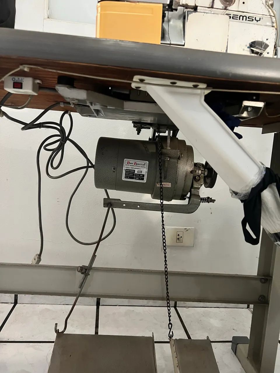 Máquina de Costura Overlock Gemsy  - Foto 2
