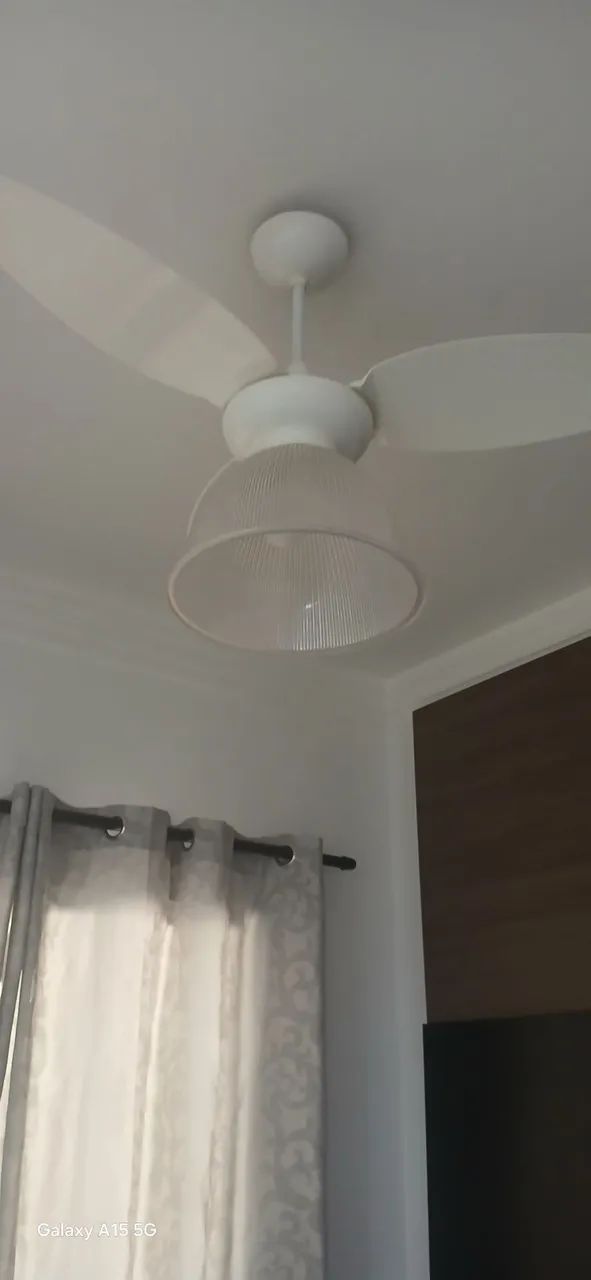 Ventilador  de teto branco  - Foto 2