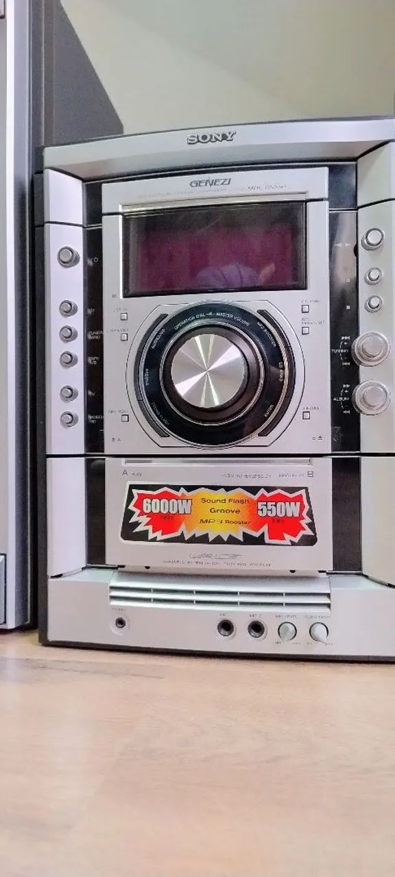 Mini System Sony Genezi MHC-GNX90 - 550W RMS / Entrada Auxiliar