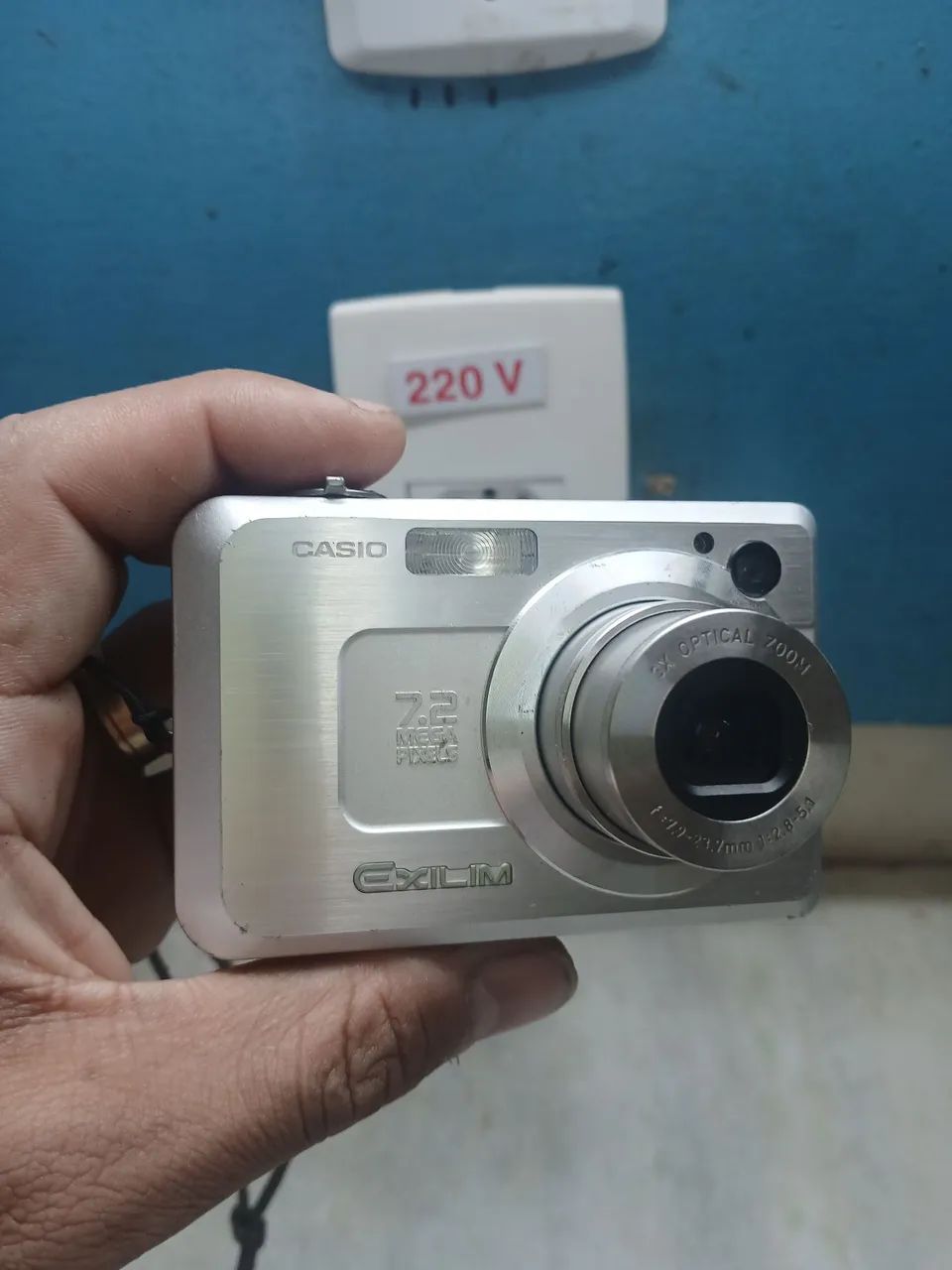 Câmera digital casio 7.2 mp leia a descrição do anúncio - Drones