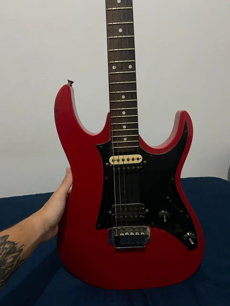 Guitarra Gio Ibanez vermelha + pedal Levitate - Instrumentos