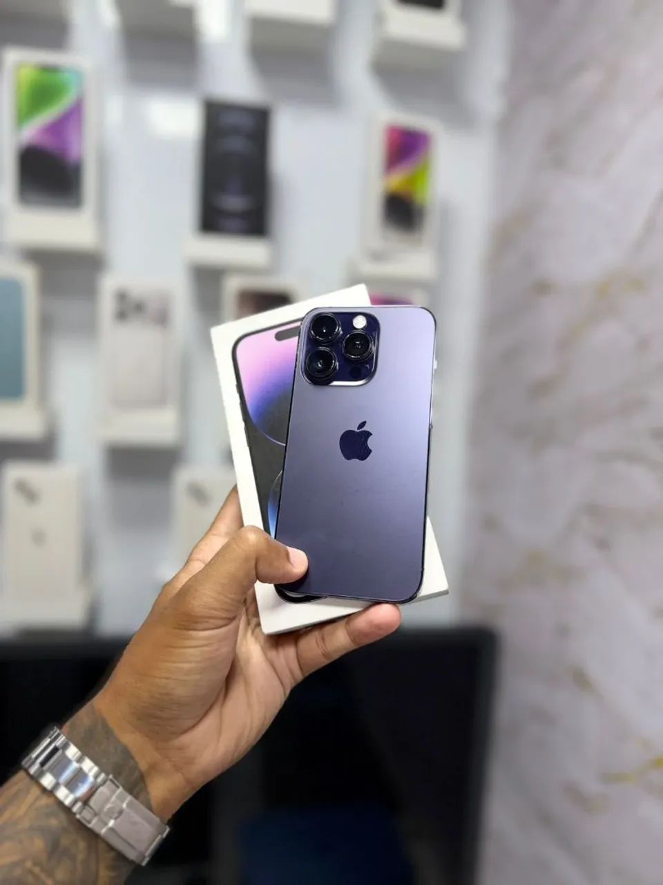 IPHONE 14 PRO 256GB<br>TELA NOVA<br>R$ 2.799,00
