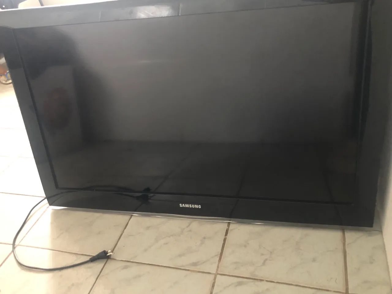 Tv 42 polegadas com avaria 