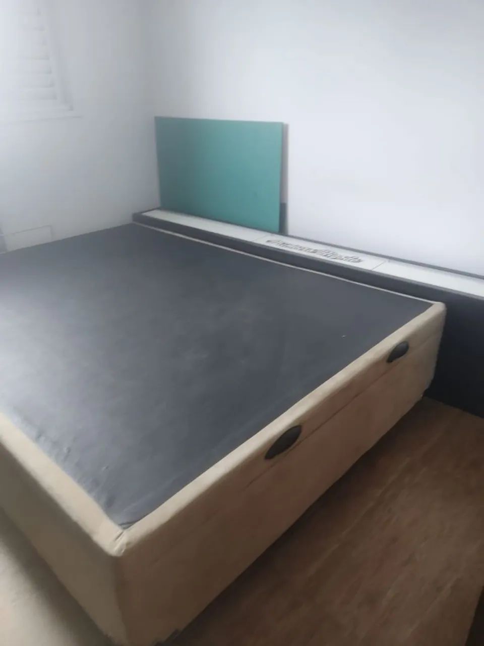 Vende se Base Cama Box Casal