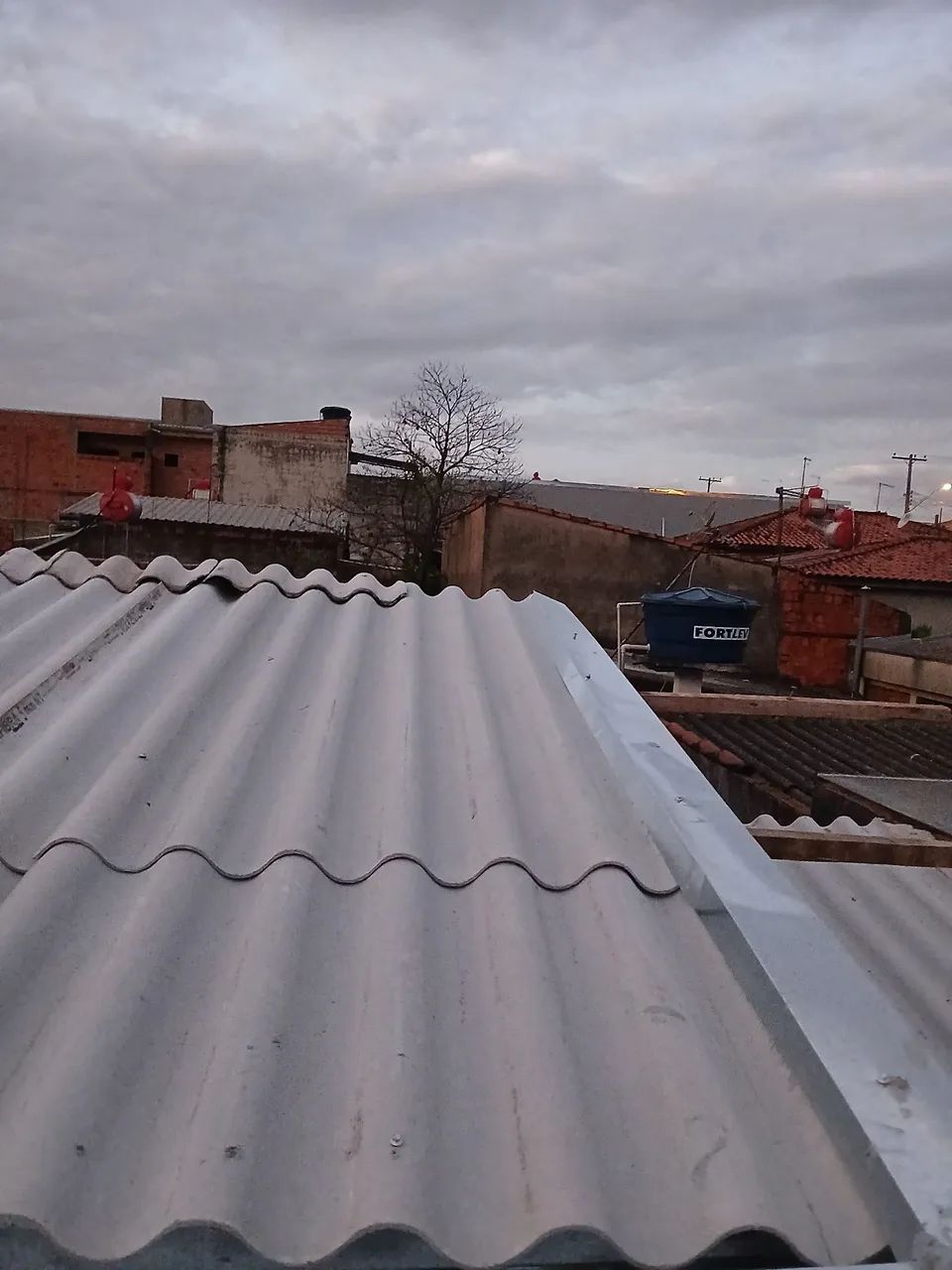 Calhas e. RUFOS E MANUTENÇÃO  - Foto 4