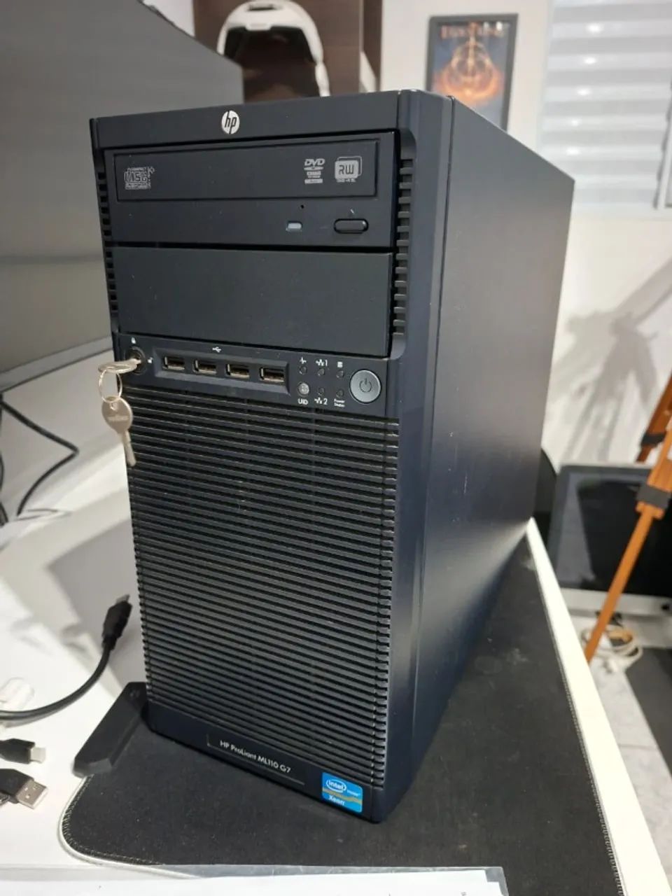 HP ProLiant ML110 G7 (Intel Xeon, 12gb RAM, 2,50tb HD e GPU 1gb)