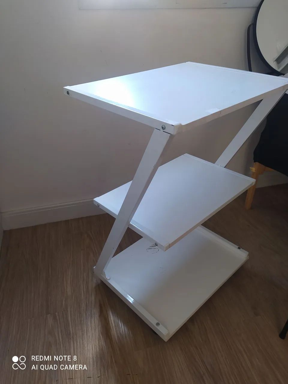 Auxiliary table with casters