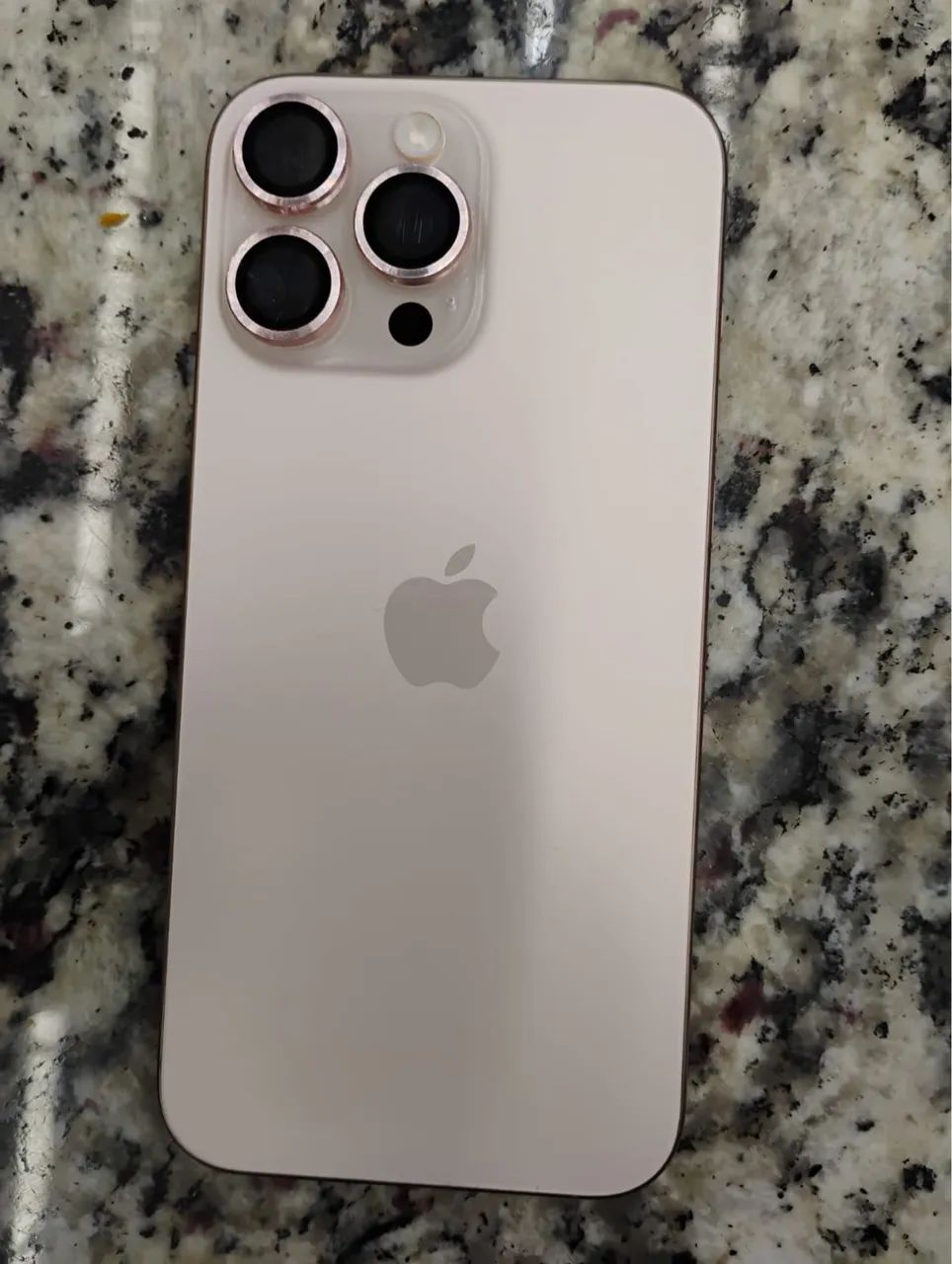 Vendo IPhone 16 pro max Rose