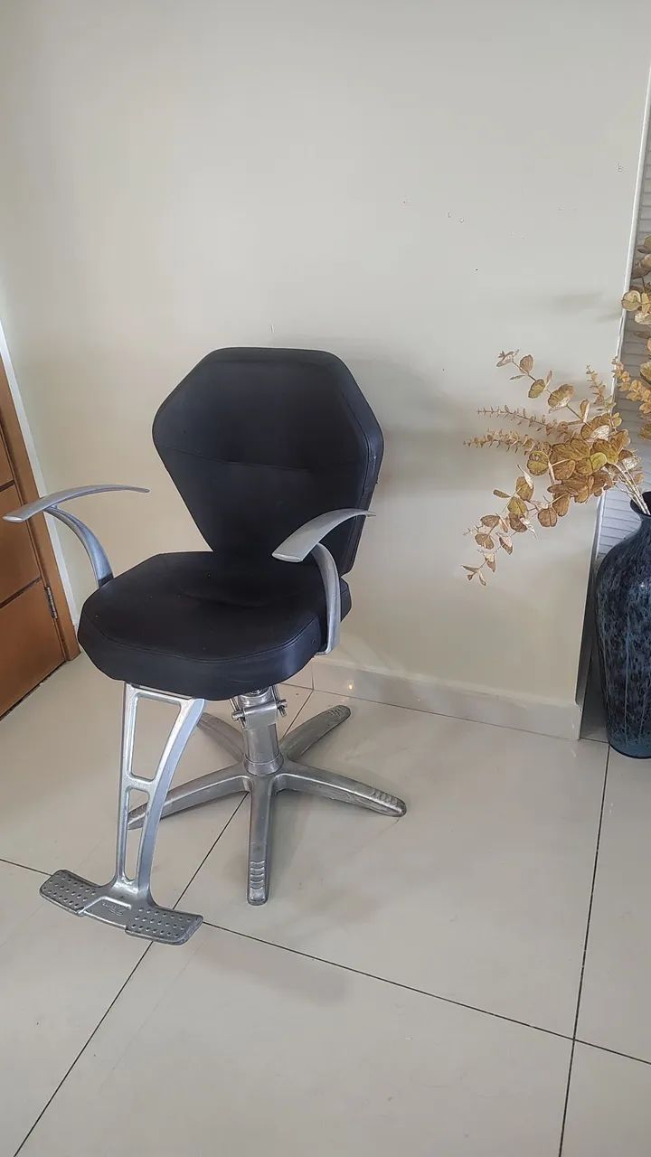 Cadeira para Studio de beleza ou maquiagem etc