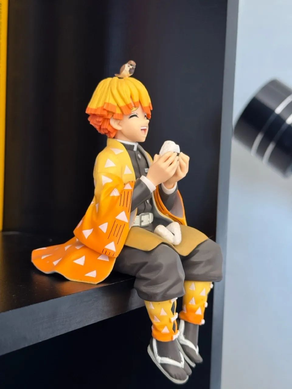 Vendo Zenitsu action figure