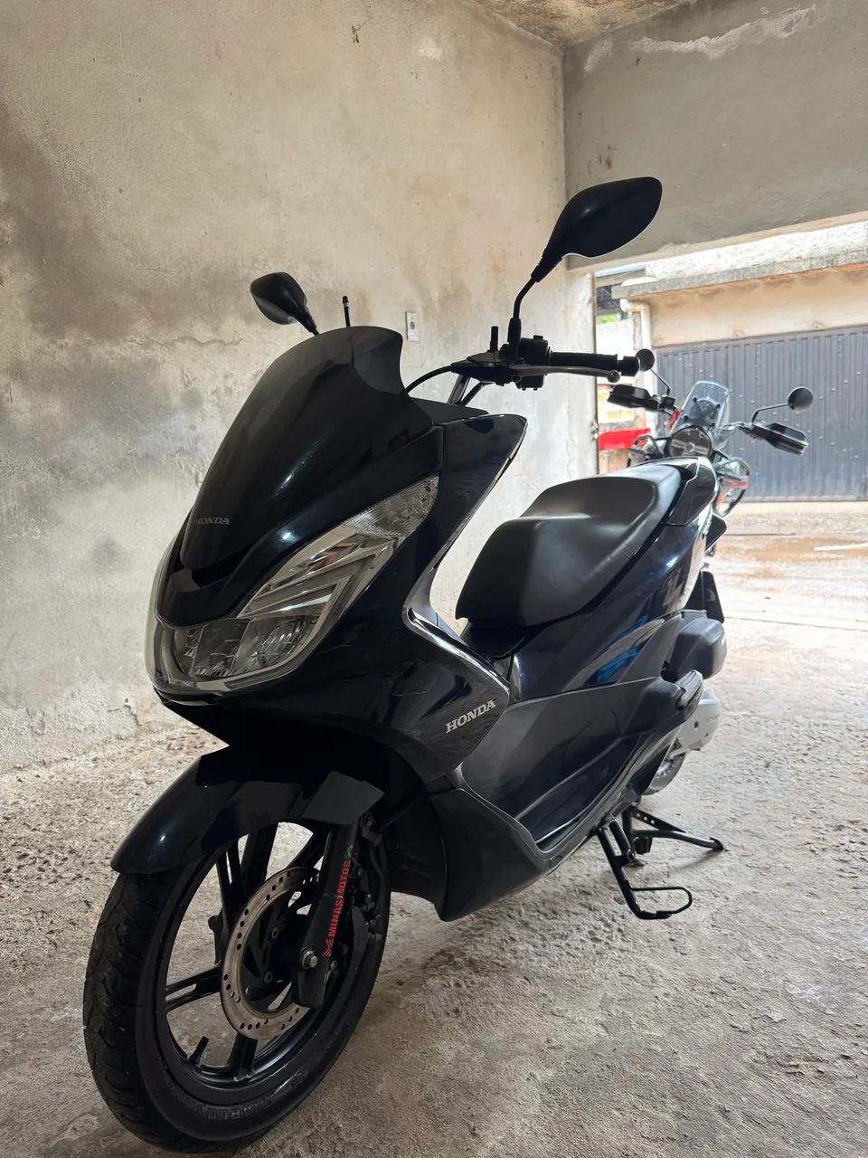 Honda PCX DLX 150 cc 