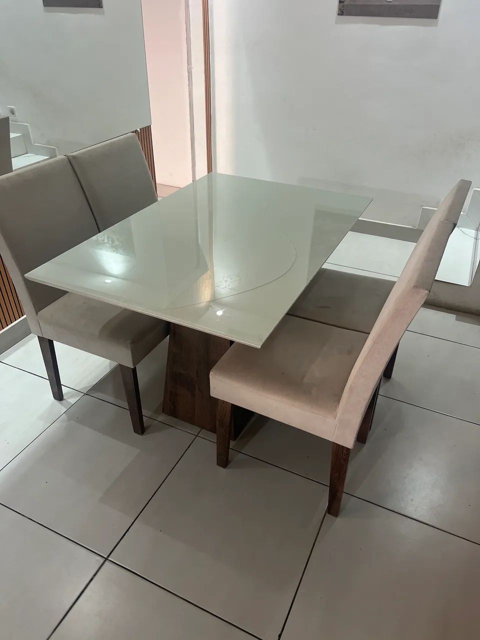 Mesa 4 cadeiras 