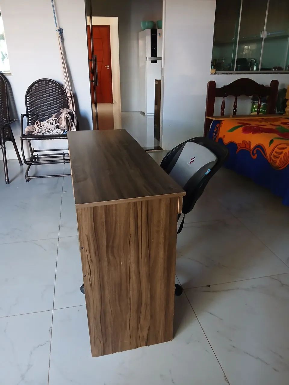 Escrivaninha com cadeira de escritório - Foto 3