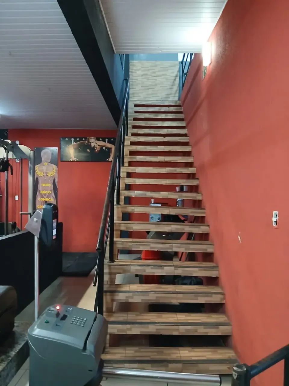 ALUGA-SE PRÉDIO COMERCIAL NO ARAÇAGY - AVENIDA PRINCIPAL. - Foto 5