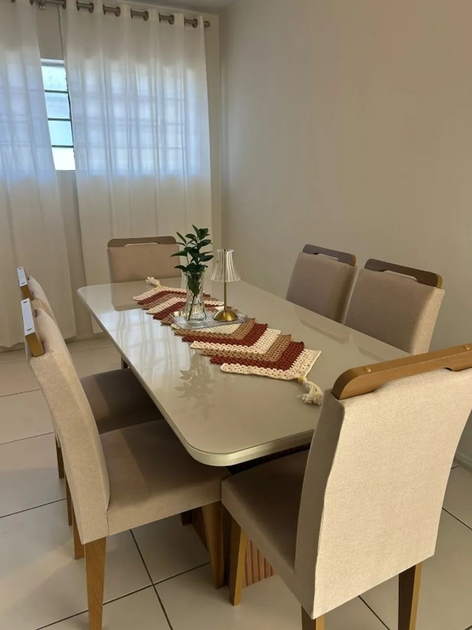 Mesa de Jantar com 6 cadeiras 