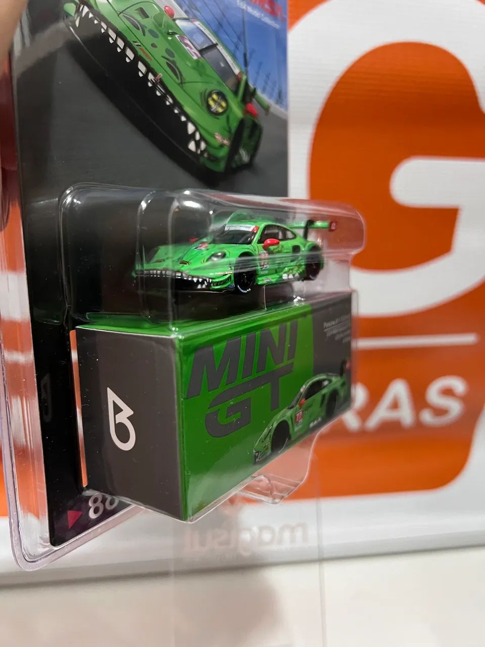 Mini GT Porsche 911 GT3 R #77 IMSA 1:64 Lacrado - Foto 2